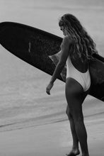 Load image into Gallery viewer, People Art-Clearing My Mind
This piece of people art named "Clearing My Mind" was shot on Wilmington Beach in North Carolina. This is a limited edition, hand-signed piece with a certificate of authenticity.
E D I T I O N:
1/25